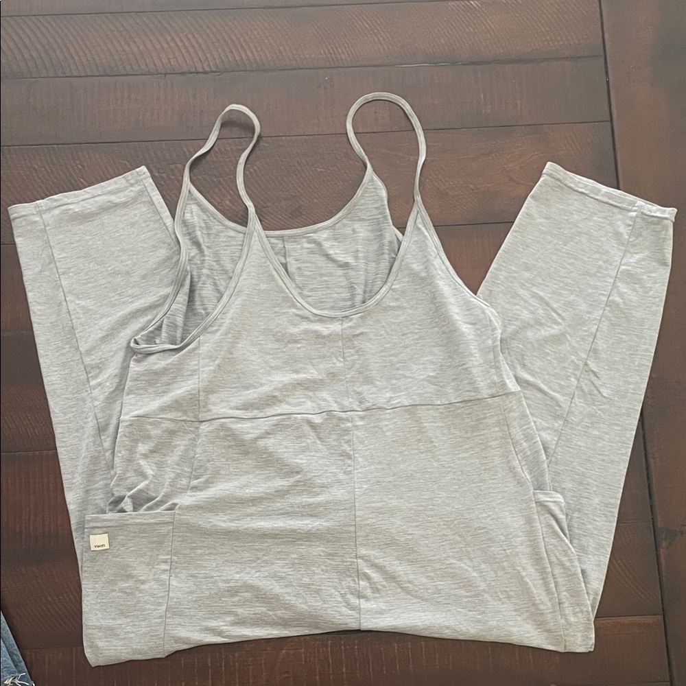 Vuori Gray Sleeveless Jumper